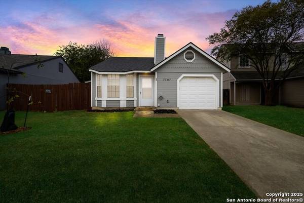 A home you can settle in at - Home in San Antonio. 2 Beds, 1 Baths 1