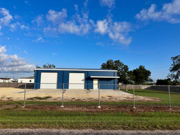 $4,000 / 3000ft2 - Warehouse (Victoria)64038876778882120