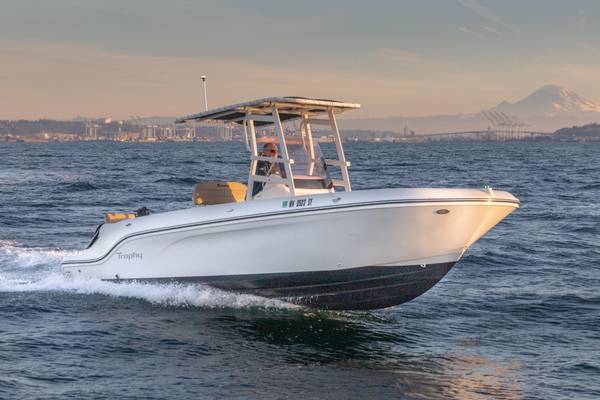 COMING SOON! 2021 Bayliner Trophy CC22 1