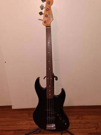 Fender Bass Guitar - $1,5004930753740262809614