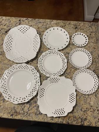 8 white lace plates 1