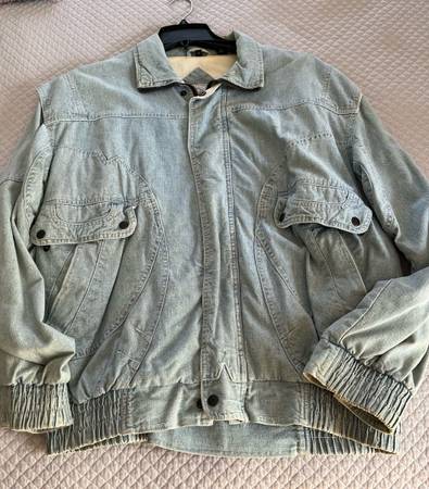 Men’s Large jean jacket 1