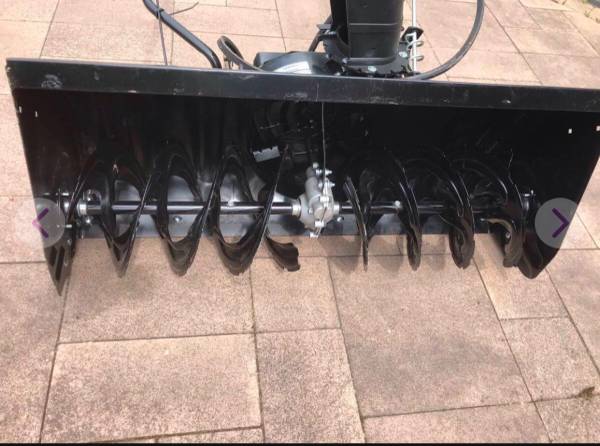 Husqvarna Tractor Front Mount - 42" 2-Stage Snow Thrower 531 30 71-69 - $700 (Buffalo Grove)63471016763267124