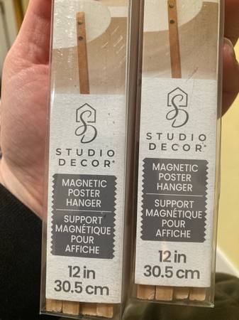 Magnetic poster hanger x2 1