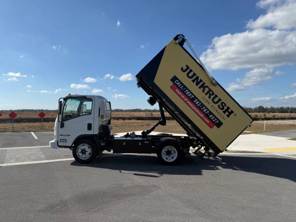 2024 Isuzu NPR HD - Photo 2