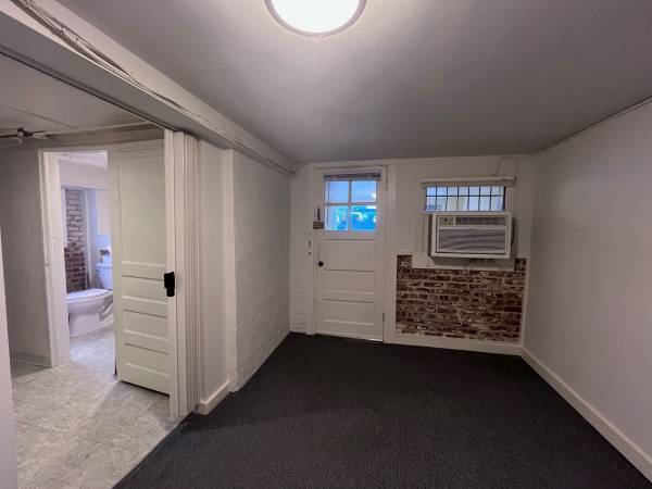 $700 / 2br - cottage house for rent (washington, DC)64040192703873120