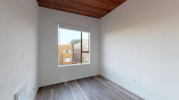 $2,824 / 1br - 1ft2 - Skip the Commute: Bus Service Straight to Downtown! (north beach / telegraph hill)63847327575937123