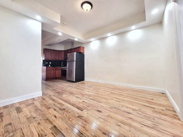 $3,150 / 2br - NICE SPACIOUS! Heart Of Bushwick! Right By The Subway! Renovated!63816654021763121