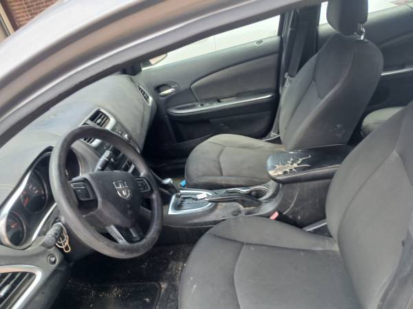 2013 dodge avenger - $3,000 (Golden)63612445842947124