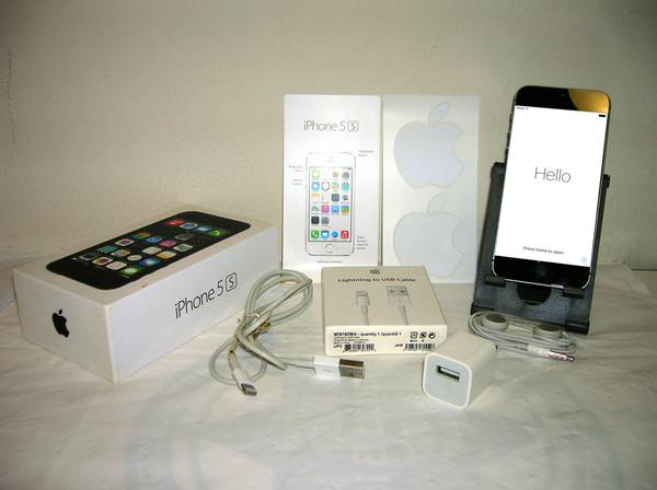 Apple iPhone 5S Cell Phone Unlocked 1
