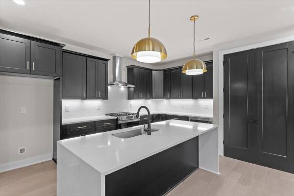 $625,000 / 3br - 2331ft2 - Construcción nueva a minutos de comida, cultura y entretenimiento (Durham)63685998038401121