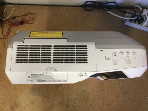Epson BrightLink 710Ui 3LCD WUXGA Projector 4000 Lumens 3256 Lamp Hour - $200 (Englewood)63471156969859122