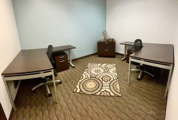 $1,243 ¡Una Oferta Monumental en una Nueva Oficina en el Centro! (Greenville)63783765596291123