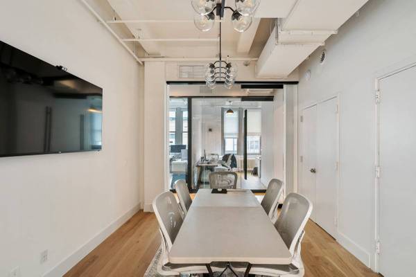 $1,750 / 175ft2 - Light-Filled Penthouse Offices – 5 West 37th Street (Midtown East)63661204558595124