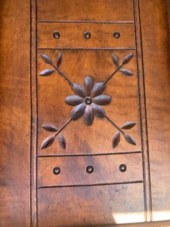 Armario antiguo para lavabo - $275 (Carlsbad)63470107219587122