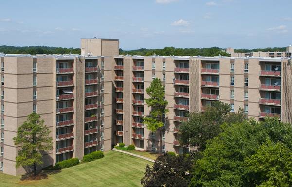 $1,619 / 2br - 1250ft2 - 🔊NOVEMBER RENT FREE!! OAKCREST TOWERS!! CALL MARQUITA (Forestville)63895919654146120