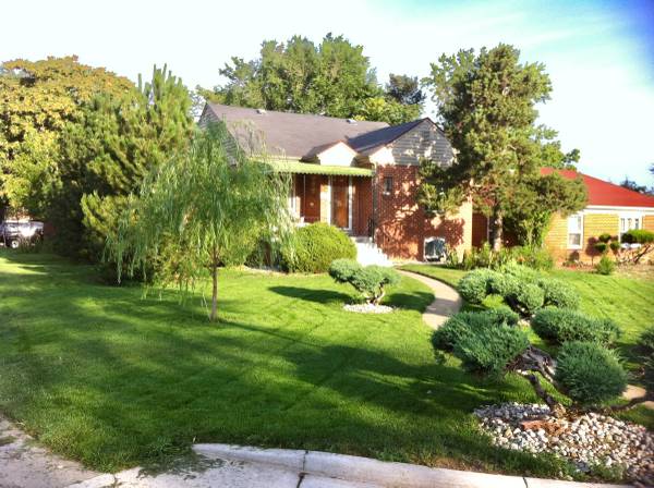 $2,800 / 4br - 1720ft2 - Beautiful house on large corner lot, lawn care included! (Denver Skyland N City Park)63920603975299120
