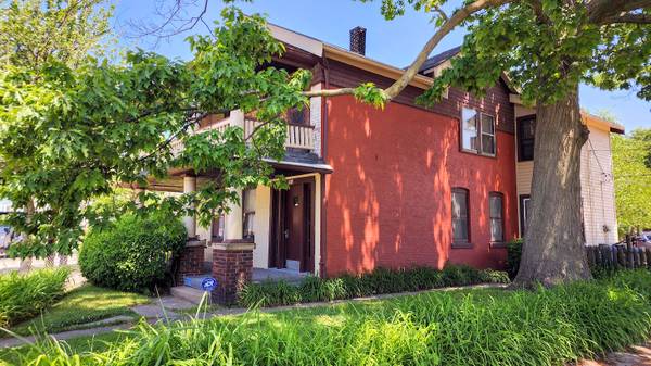 $1,425 / 2br - 1000ft2 - Ohio City 2 Bdrm Up Appliances Parking Available Sept.2nd (Ohio City , W.44th)63939131353218121