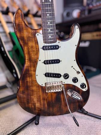 Bill Lawrence Japan Strato ’59 Relic (2017) – Tom Anderson VA Pickups, Brass 1