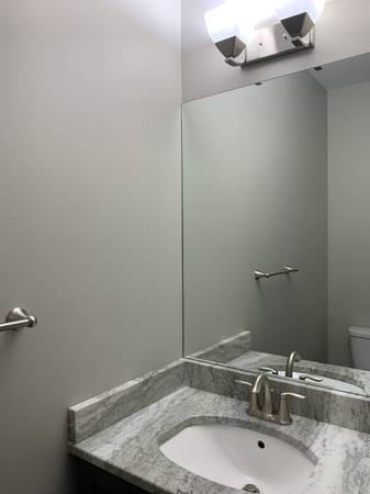 $2,750 / 3br - 2150ft2 - Hermosa casa nueva en alquiler / Garaje para 2 autos (E. Wenatchee)63872312796417124