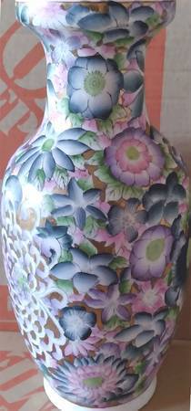 Vase floral pattern 1