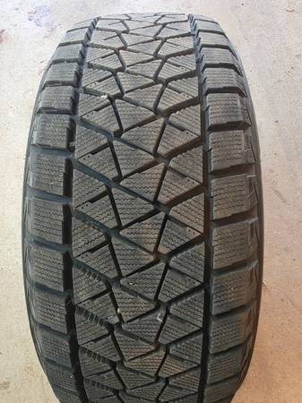 Bridgestone Blizzak DMV2 255/55R18 1