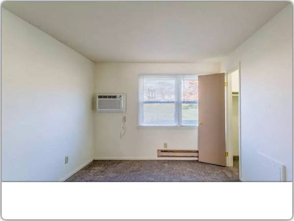 $615 / 1br - 500ft2 - Make every moment count: Dive into our 1 BR, 1 BA today! (Indiana)64013370768385120