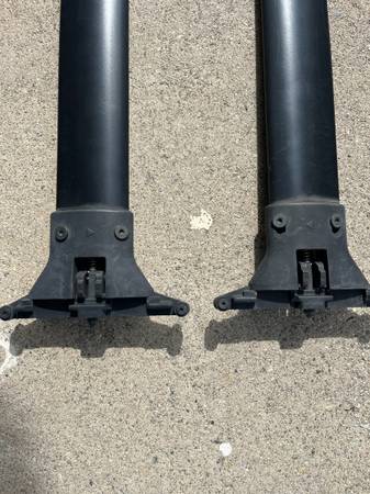 2005 Lexus RX330 roof rack crossbars 1