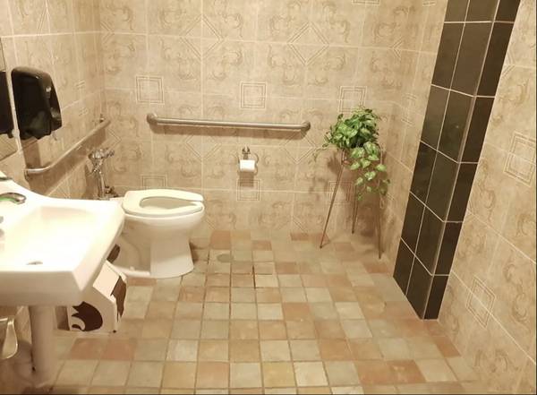 $1200.00 / 2br - 400ft2 - Private massage suite for two ! Very secured safe mixed use property!63668061373699124