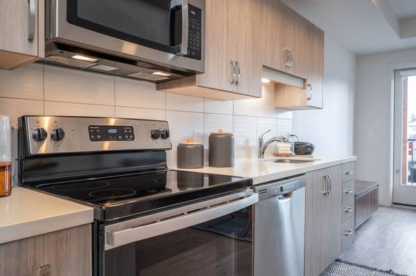 $1,524 / 1br - 602ft2 - Comfortable 602 sq ft 1 bd, 1 ba for all your needs. Call us now! (Wood Village - 5 minute drive from 1,000 Acre Dog Park)63914739986434123