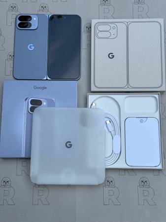 Google Pixel 10 pro Fold 256g factory unlocked Flawless 1