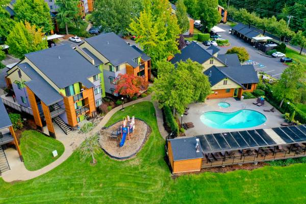 $1,599 / 2br - 852ft2 - ¡Oficialmente es hora de enamorarte 🍂🍁de tu nuevo hogar! 🏊🏻‍♂️ 2x1 (Clackamas)63842023586817124