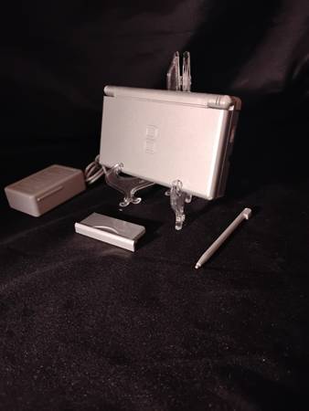 Nintendo DS Lite Silver Grey / Gray Excellent Working Condition 1