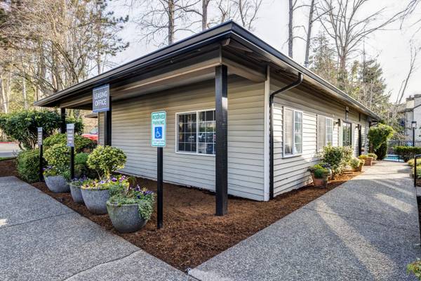 $2,350 / 2br - 1019ft2 - 2 BD, Internet Ready, Fitness Center (525 112th St SE, Everett, WA)63811610586497120
