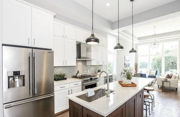 $3,500 / 2br - 1250ft2 - Updated 2 bed/2 bath PENTHOUSE w/ PRIVATE roof (Petworth, DC)63822294102275120