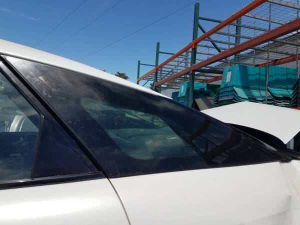 2016-2020 Toyota Mirai Right Front Quarter Glass 1