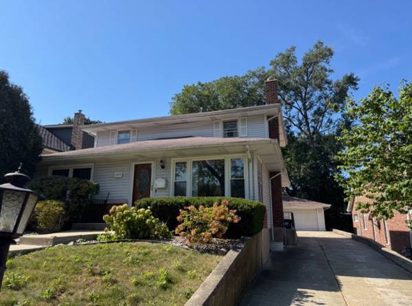 $565,000 / 4br - 1855ft2 - Old home needs work. (Clarendon Hills)63960012826499120