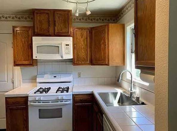 $900 / 1br - 2115 Beach St, Concord, CA 94519 (Concord)64023720151041122