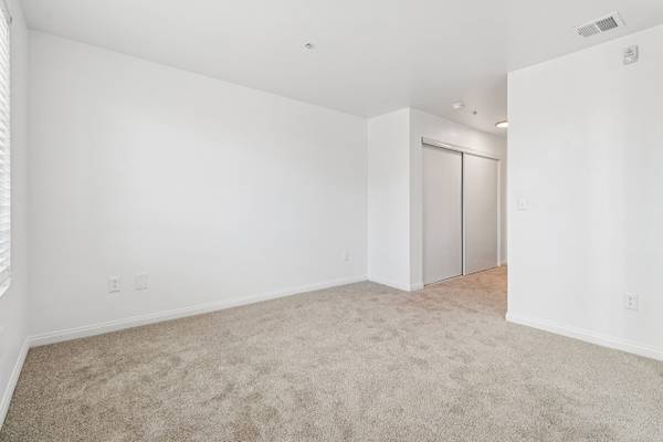 $3,305 / 2br - 1075ft2 - Conference Room, Media Room, Central Heating & A/C63845976296579121