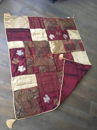 Christmas Quilted Throw 1