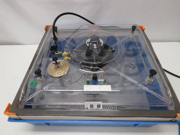 Lyons automatic incubator 1