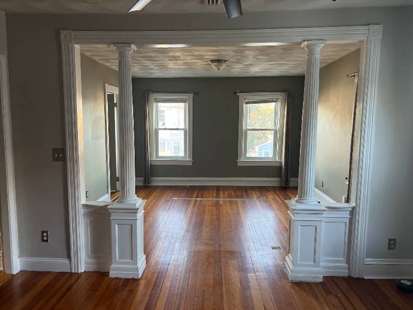$1900.00 / 2br - 1000ft2 - Charming 2 Bed, 1 Bath Unit in Pawtucket | $1950/mo64002828405250121