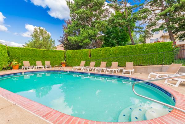 $1,670 / 2br - 944ft2 - Move In Special!! 2 MONTHS - FREE RENT if You Move In September!! (HAPPY VALLEY)63672600888067120