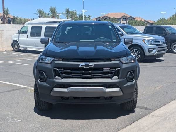 2025 Chevrolet Colorado 4x4 4WD Camioneta Chevy Trail Boss Cabina Doble - $40,277 (Llame al *(480) 372-8478* para confirmar disponibilidad al instante)63486013919361121