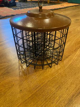 suet feeder - squirrel proof 1
