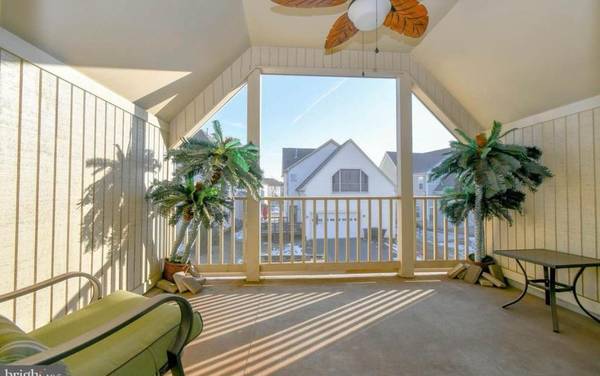 $2,000 / 1br - Master Bedroom with Private Bath and Private Balcony for rent (Aldie)64040024551811122
