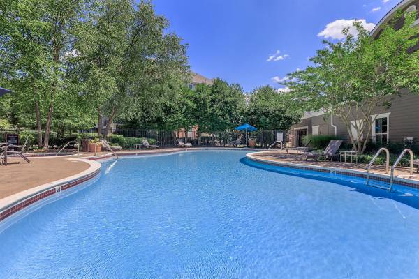 $2,610 / 2br - 1081ft2 - Linen Closet, Refrigerator, Pantry (5901 Coverdale Way, Alexandria, VA)632507806812171228