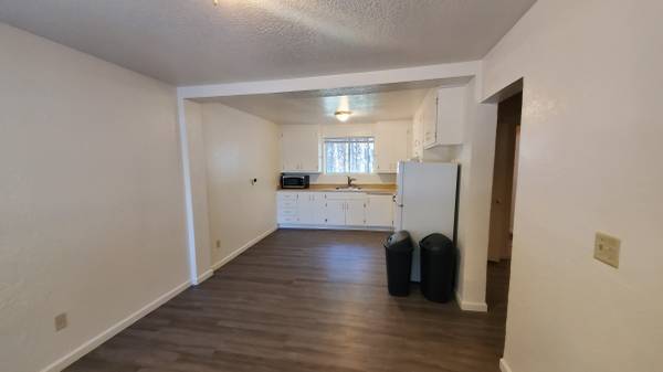 $1,300 / 2br - 840ft2 - 25026 Hwy 108-A - 2 Bed 1 Bath Duplex w/ Water, Sewer & Trash Included (Mi-Wuk Village)63952104578819124