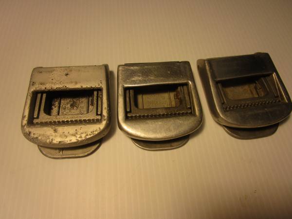 Vintage AUTOCRAT / FOMOCO / FORD BN3-1501 Hebillas de cinturón de seguridad - $50 (Roseville)63440099303299121