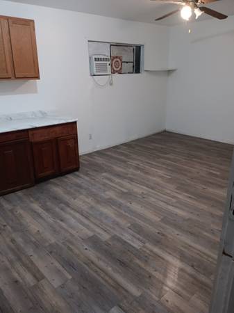 $650 / 1br - 400ft2 - 650$$ all bills included (Laredo)63662018717955120